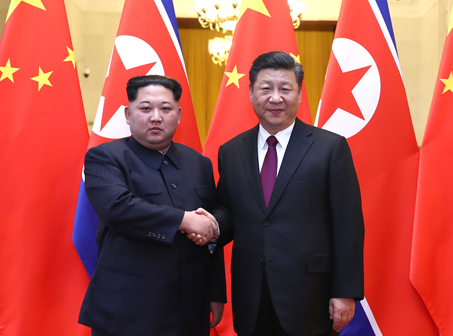 3月25日至28日,应中共中央总书记、国家主席习近平邀请,朝鲜劳动党委员长、国务委员会委员长金正恩对我国进行非正式访问。访问期间,习近平同金正恩举行会谈。会谈前,习近平在人民大会堂北大厅为金正恩举行欢迎仪式。